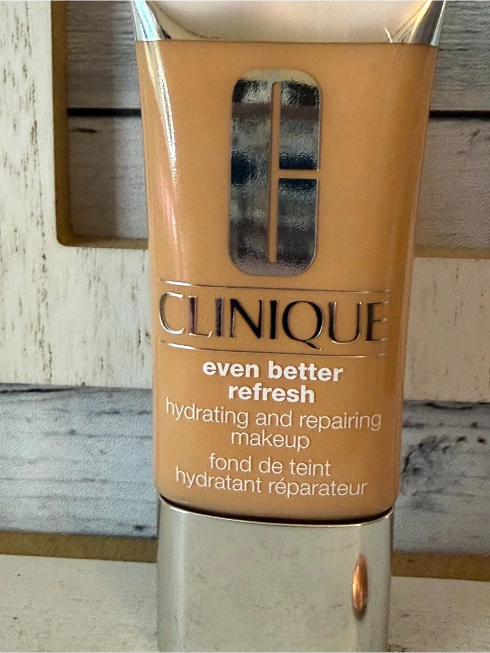 Clinique Even Better Refresh Hydrating and Repairing Makeup WN44 Tea No Box/New